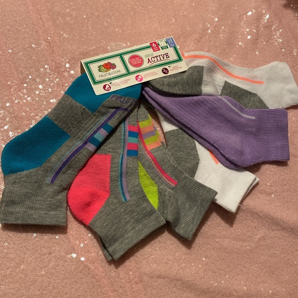 Fruit of the Loom girls 6 pairs ankles multicolor socks shoe size L 4-10 - Picture 1 of 11